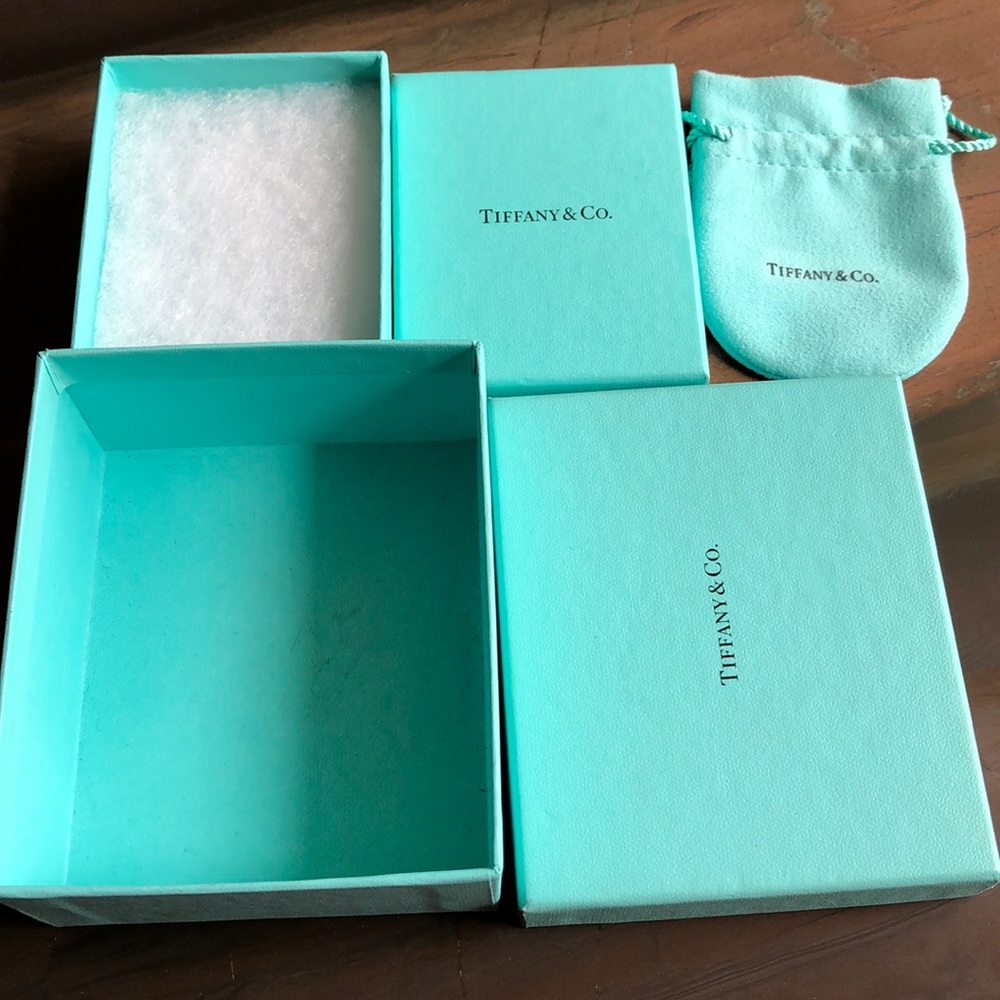 🌼Tiffany Boxes with one Pouch🌼